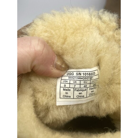 UGG Women's Classic Short Sand Slip On Boots Size 9 Casual Comfy Beige - Picture 5 of 8